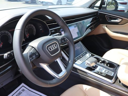 Used 2023 Audi Q7 2.0T Premium w/ Convenience Package AWD/4WD image 11