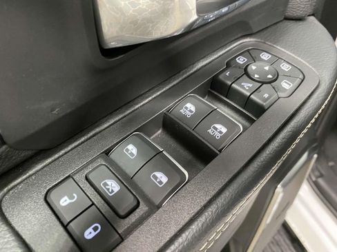 New 2025 RAM 2500 Laramie image 32