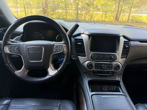 Used 2018 GMC Yukon Denali w/ Open Road Package AWD/4WD image 11