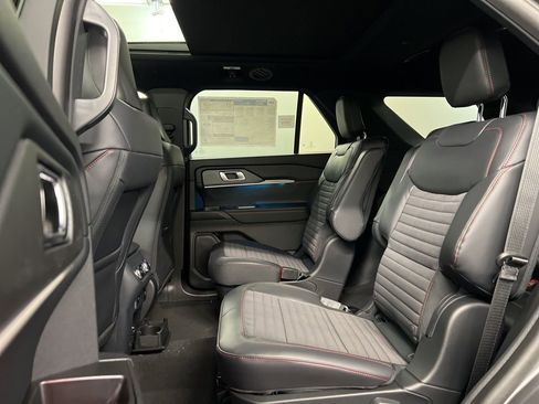 New 2026 Ford Explorer ST-Line w/ ST-Line Street Pack image 32
