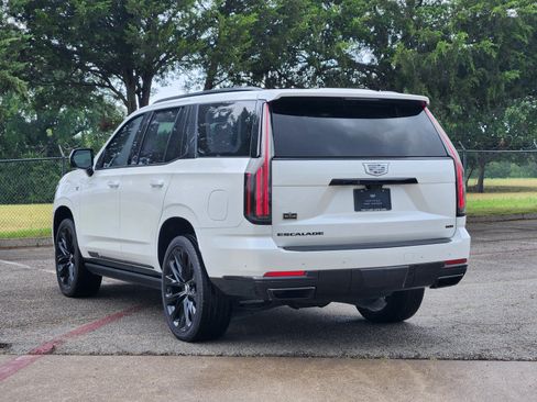 Certified 2025 Cadillac Escalade Sport Platinum w/ LPO, ONYX Package AWD/4WD image 4
