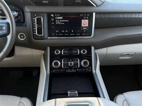 Used 2023 GMC Yukon XL Denali image 18