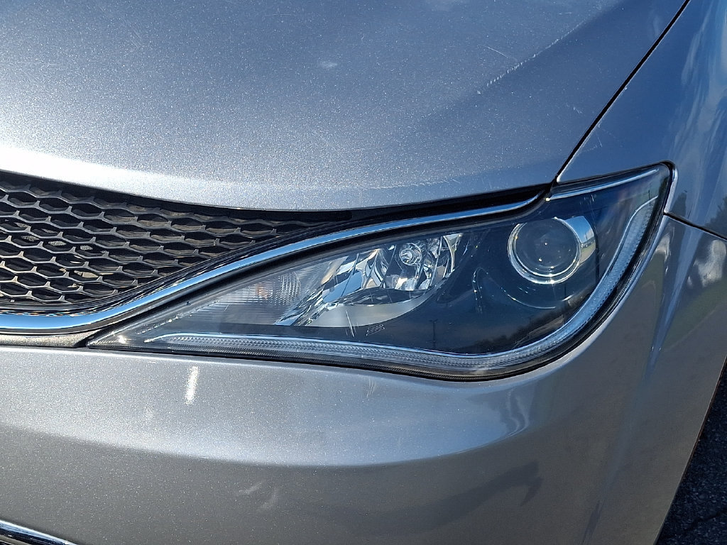 Certified 2020 Chrysler Pacifica Limited FWD image 9