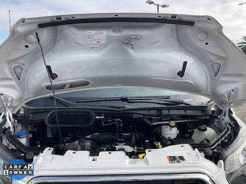 Used 2022 Ford E-Transit Medium Roof image 13
