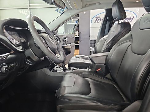 Used 2022 Jeep Cherokee Limited image 21