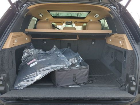 New 2026 Land Rover Range Rover SE image 6