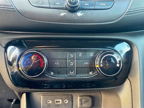 Used 2020 Buick Encore GX Preferred w/ Cold Weather Comfort Package image 16