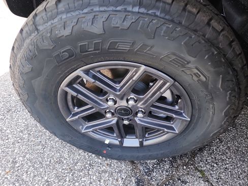 New 2025 Jeep Gladiator Sport image 32