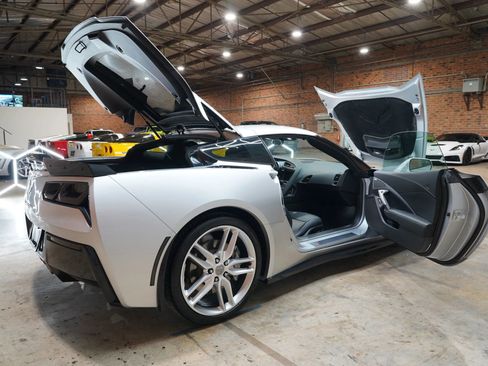 Used 2018 Chevrolet Corvette Stingray Coupe RWD image 29