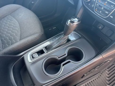 Used 2018 Chevrolet Equinox LT FWD image 19