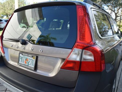 Used 2011 Volvo XC70 3.2 w/ Premium Pkg image 22