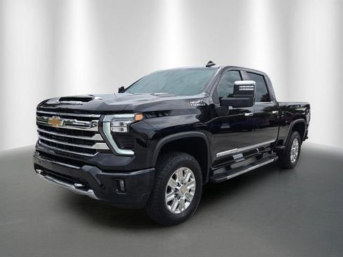 Used 2025 Chevrolet Silverado 2500 High Country w/ Technology Package AWD/4WD image 2