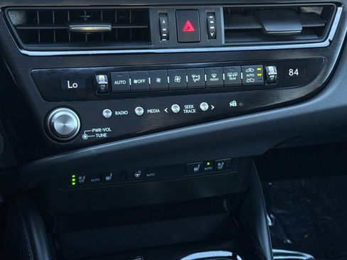 Certified 2025 Lexus ES 300h w/ Premium Package image 23