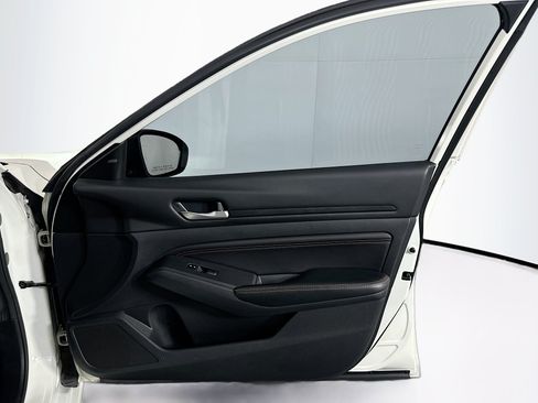 Used 2022 Nissan Altima 2.5 SR w/ Midnight Edition Package FWD image 33