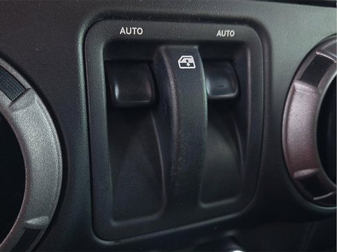 Used 2012 Jeep Wrangler Sport image 15