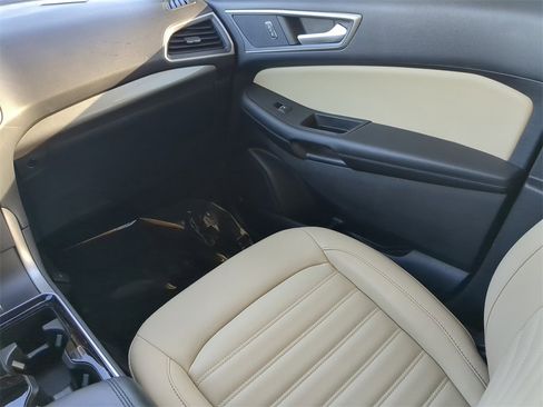 Used 2020 Ford Edge SEL w/ Convenience Package image 15