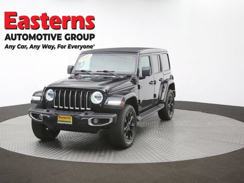 Used 2022 Jeep Wrangler Unlimited Sahara w/ Cold Weather Group AWD/4WD image 55