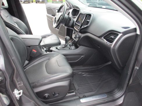 Used 2019 Jeep Cherokee Limited AWD/4WD image 15