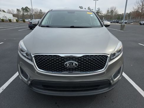 Used 2017 Kia Sorento L image 12