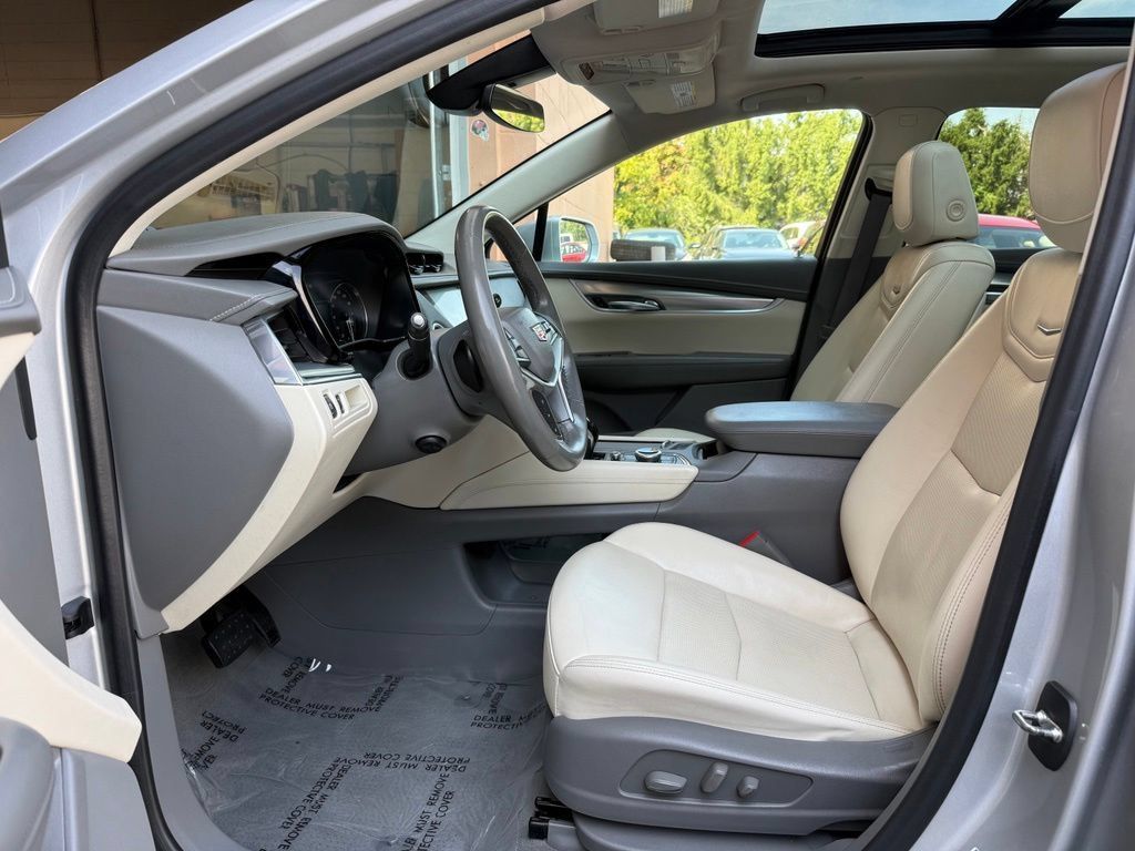 Used 2020 Cadillac XT5 Premium Luxury AWD/4WD image 9