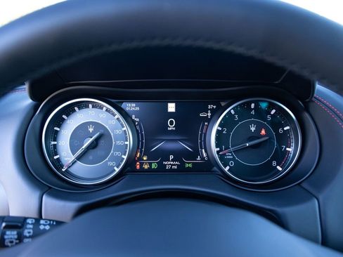 Used 2024 Maserati Levante Modena Ultima image 20