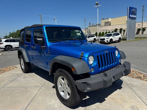 Used 2015 Jeep Wrangler Unlimited Sport w/ Quick Order Package 24S AWD/4WD image 4