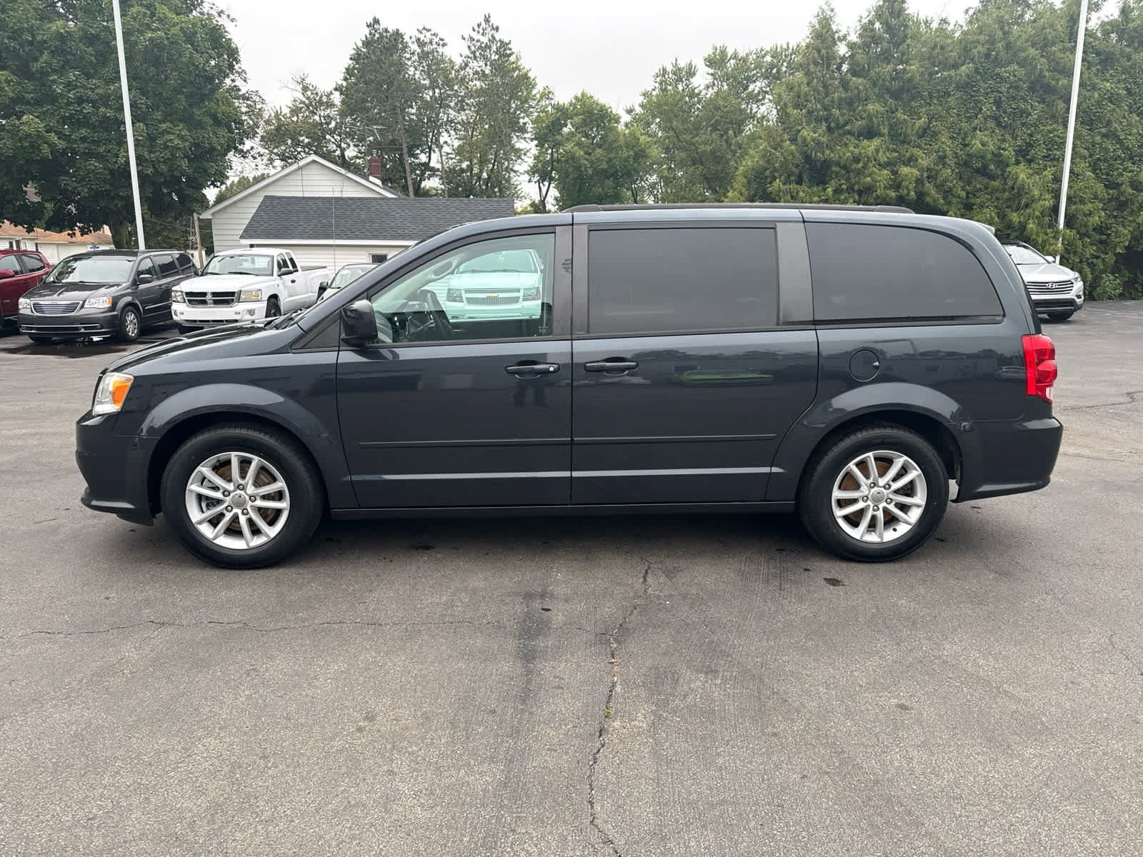 Used 2014 Dodge Grand Caravan SXT FWD image 6
