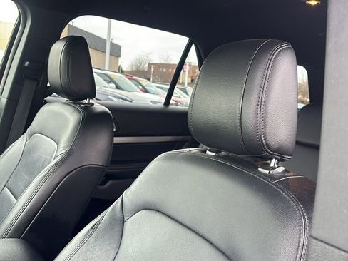 Used 2018 Ford Explorer XLT w/ Equipment Group 202A image 25