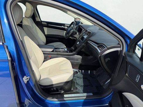 Used 2018 Ford Fusion Titanium AWD/4WD image 12