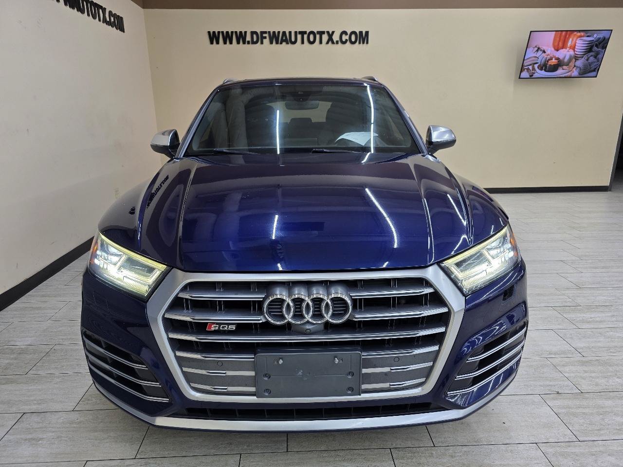Used 2018 Audi SQ5 Prestige AWD/4WD image 3