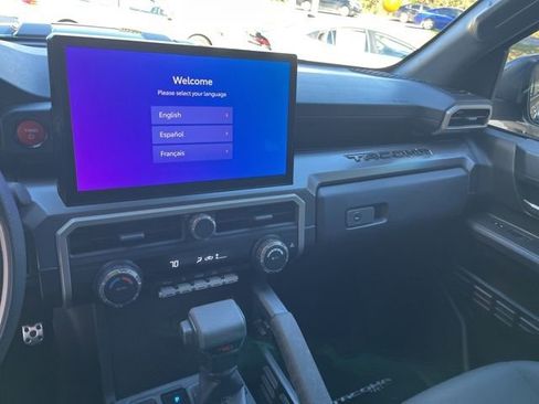 Used 2025 Toyota Tacoma TRD Sport image 38