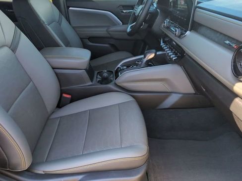 Certified 2024 Chevrolet Colorado ZR2 w/ ZR2 Convenience Package III AWD/4WD image 27