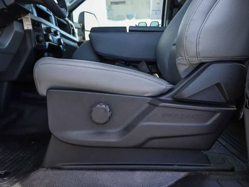 New 2026 Ford F250 XL w/ XL Chrome Package RWD image 21