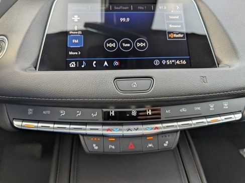 Used 2020 Cadillac XT4 Premium Luxury w/ Cold Weather Package image 16