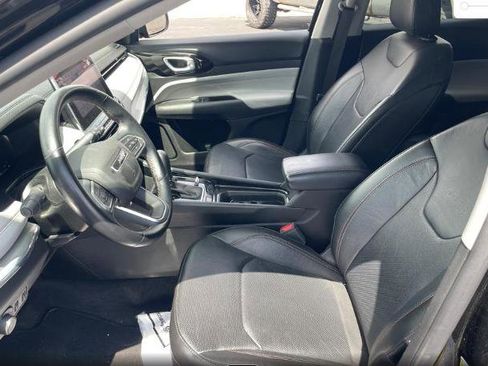 Used 2022 Jeep Compass Limited w/ Elite Group AWD/4WD image 4