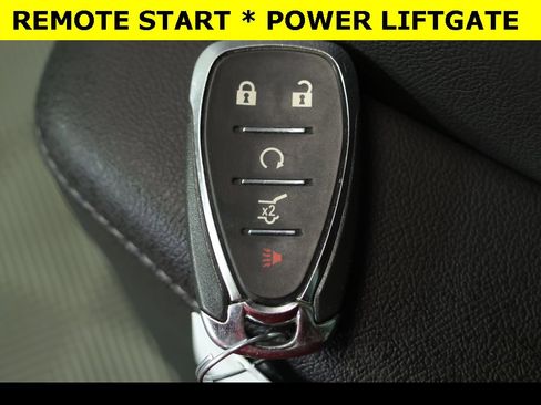 Used 2023 Chevrolet Traverse LT image 9