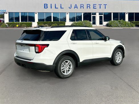 New 2027 Ford Explorer Active RWD image 4