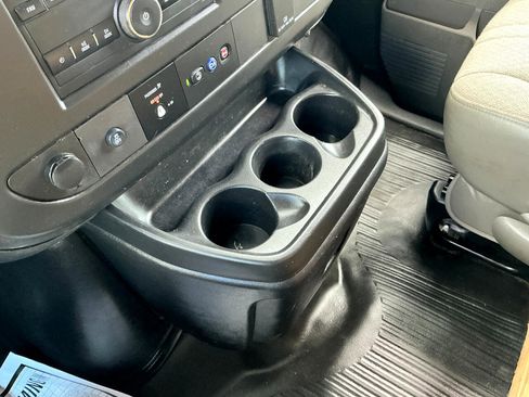 Used 2019 Chevrolet Express 3500 w/ Driver Convenience Package image 15