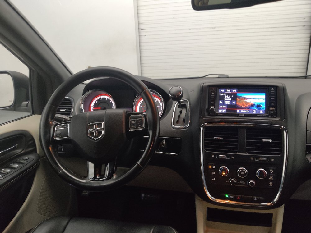 Used 2019 Dodge Grand Caravan SXT FWD image 22
