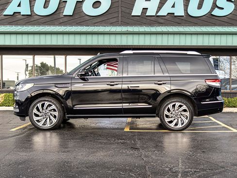 Used 2023 Lincoln Navigator Reserve AWD/4WD image 6