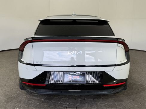 Used 2022 Kia EV6 Wind w/ Wind Technology Package AWD/4WD image 6
