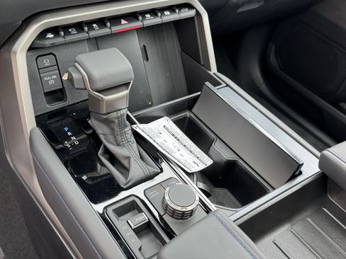New 2026 Toyota Tundra Platinum AWD/4WD image 19