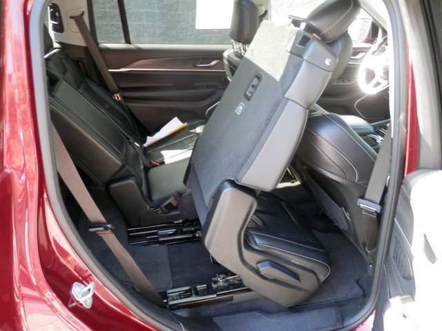 Used 2022 Jeep Grand Cherokee L Limited AWD/4WD image 39