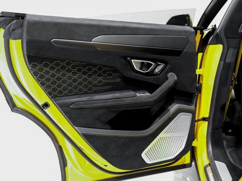 Used 2024 Lamborghini Urus Performante image 55