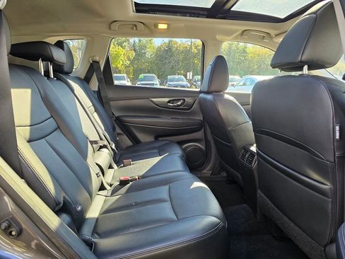 Used 2016 Nissan Rogue SL image 12