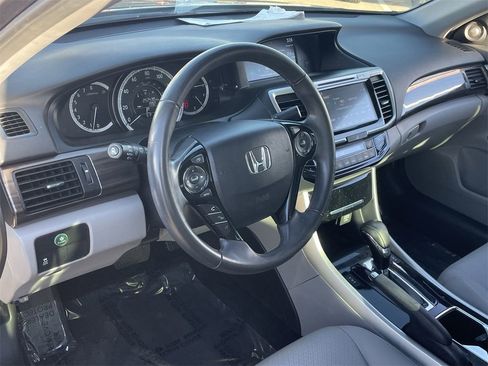 Used 2017 Honda Accord EX-L image 17