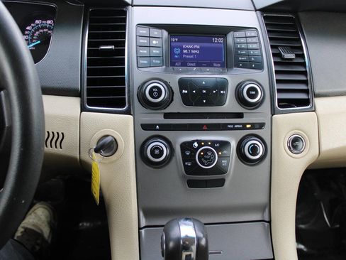 Used 2015 Ford Taurus SE image 13