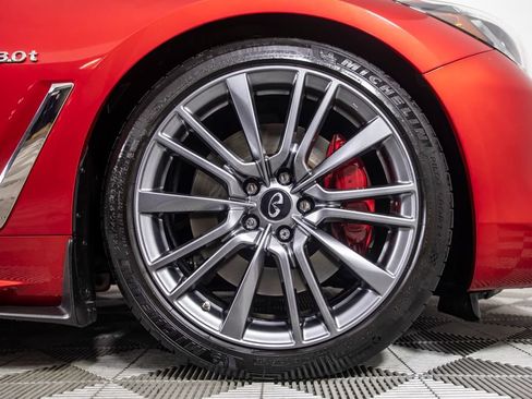 Used 2017 INFINITI Q60 Red Sport 400 RWD image 38