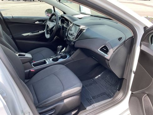 Used 2017 Chevrolet Cruze LT w/ Convenience Package FWD image 38
