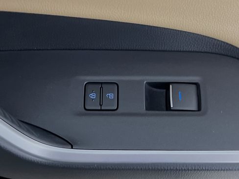 Used 2022 Toyota RAV4 Limited image 32